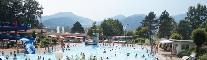 Freibad mit Besucher